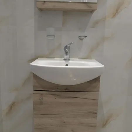 アパート Babis Áyios Nikítas